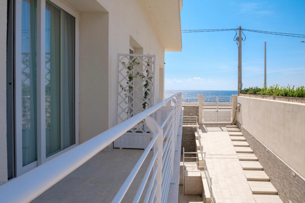 White Apartments & Spa Avola Exterior photo