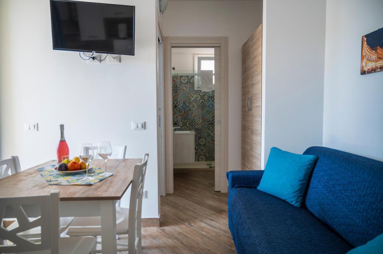 White Apartments & Spa Avola Exterior photo