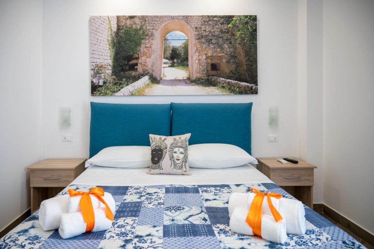 White Apartments & Spa Avola Exterior photo