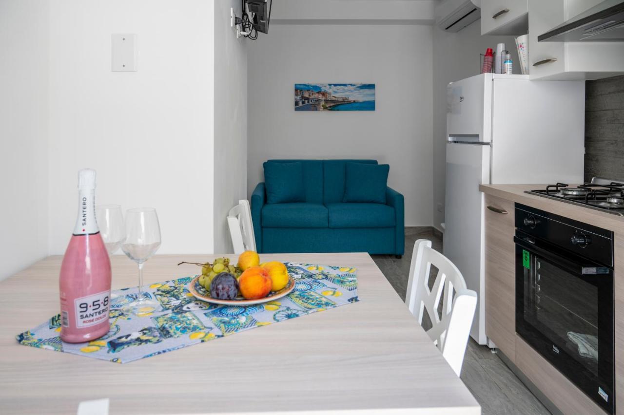 White Apartments & Spa Avola Exterior photo
