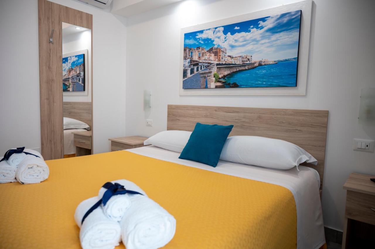 White Apartments & Spa Avola Exterior photo