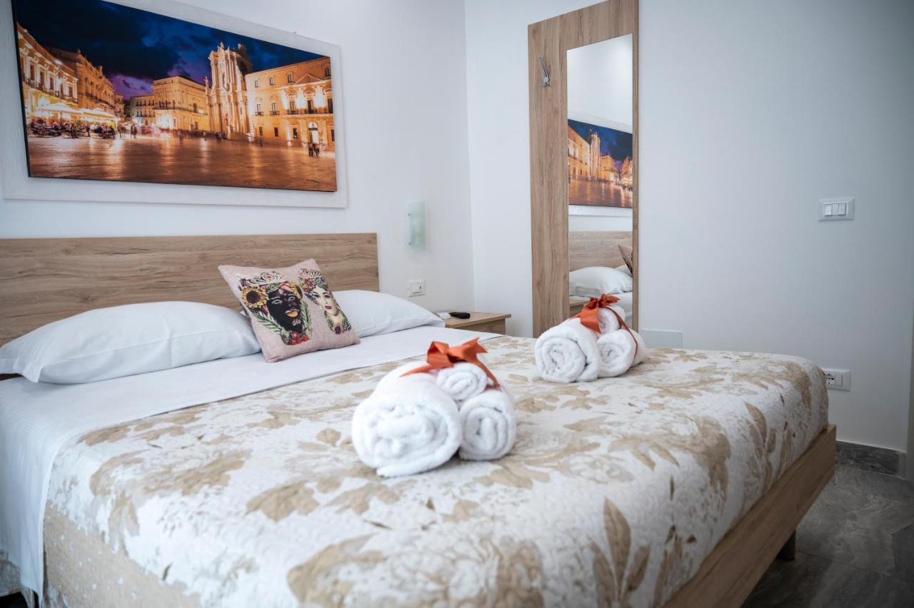 White Apartments & Spa Avola Exterior photo